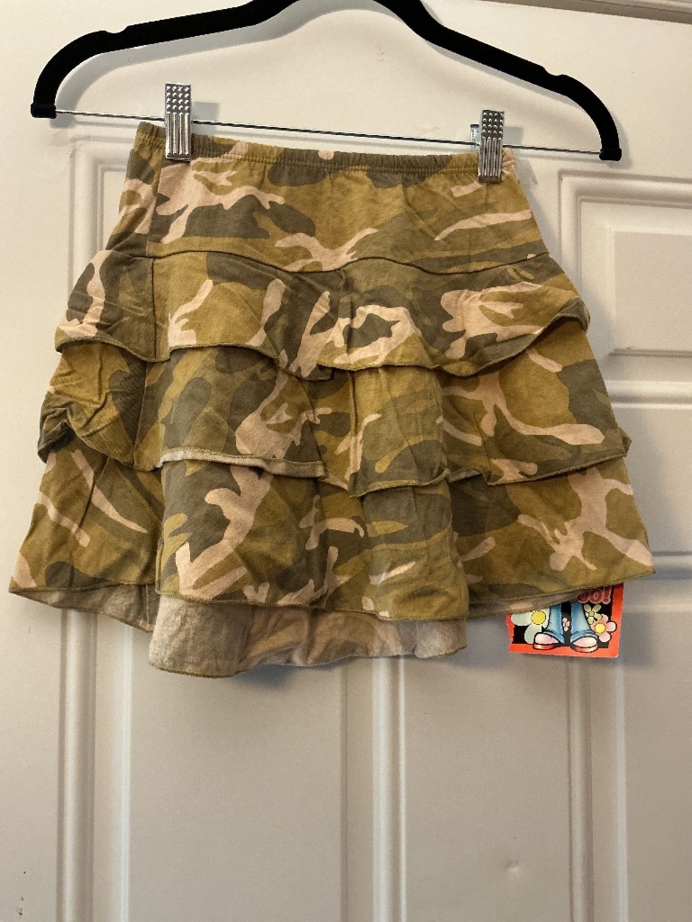 New with Tags Girls FANG Camouflage Skirt Size Medium